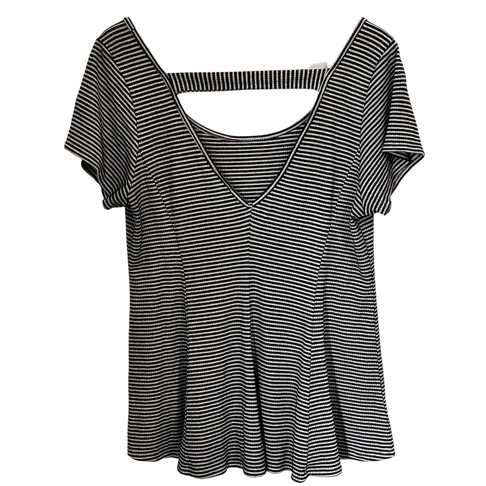 Torrid Black and White Short Sleeve Short Scoop Neck Back Strap‎ Torrid Size 2 - Picture 2 of 5